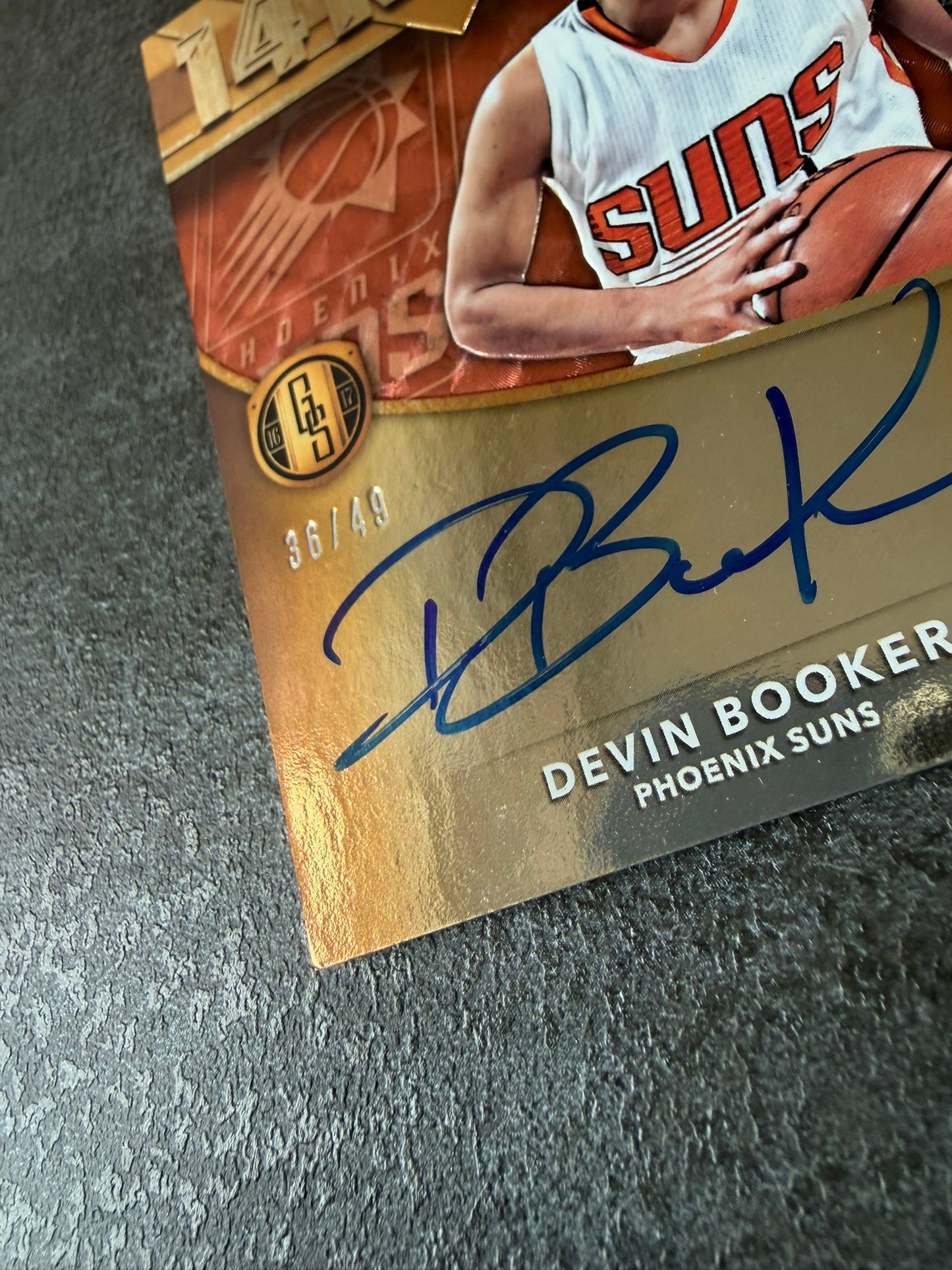 2016-17 Panini Gold Standard 14K Autograph Devin Booker