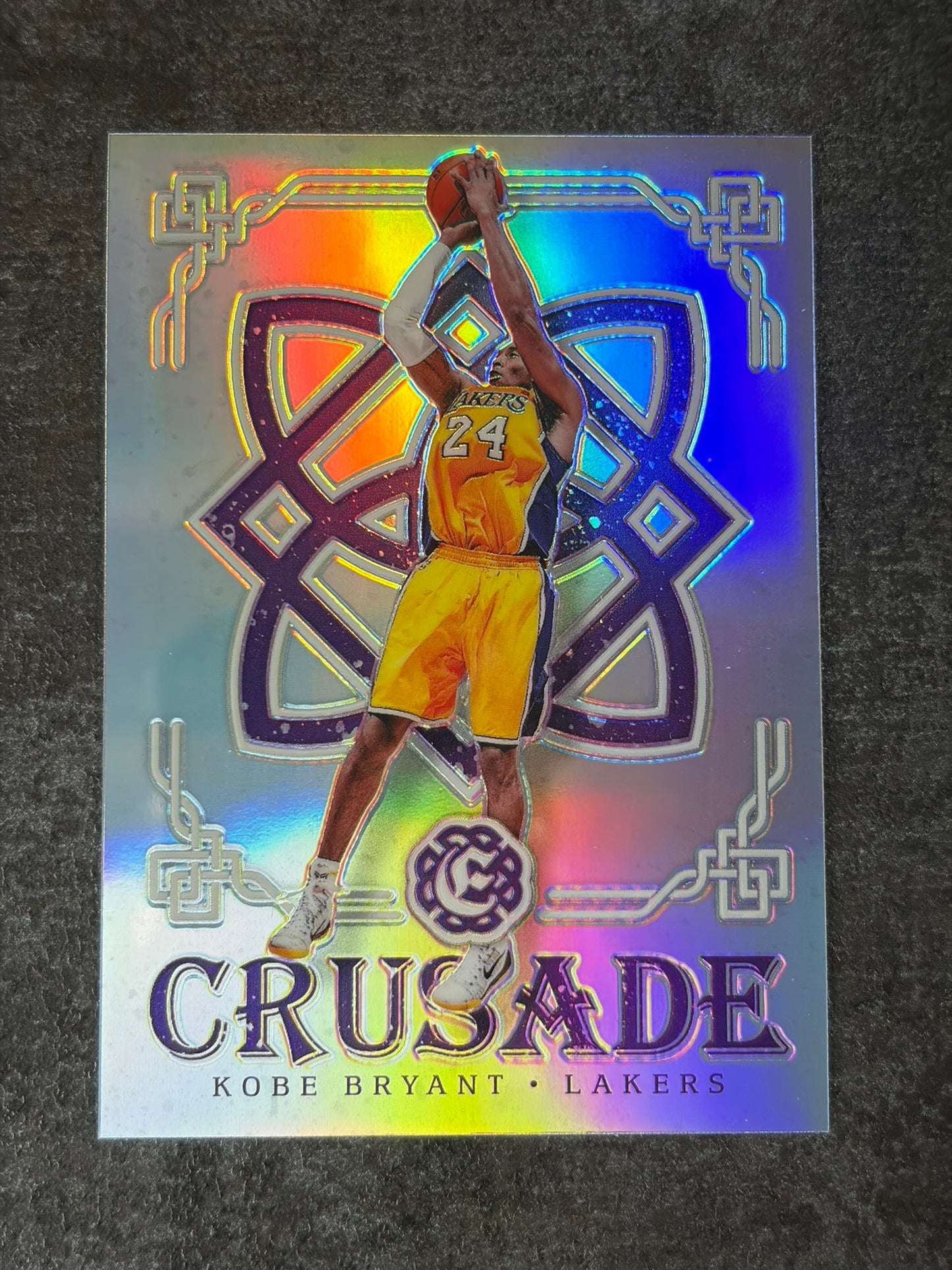 2016-17 Panini Excalibur Crusade Silver Prizm Kobe Bryant #88