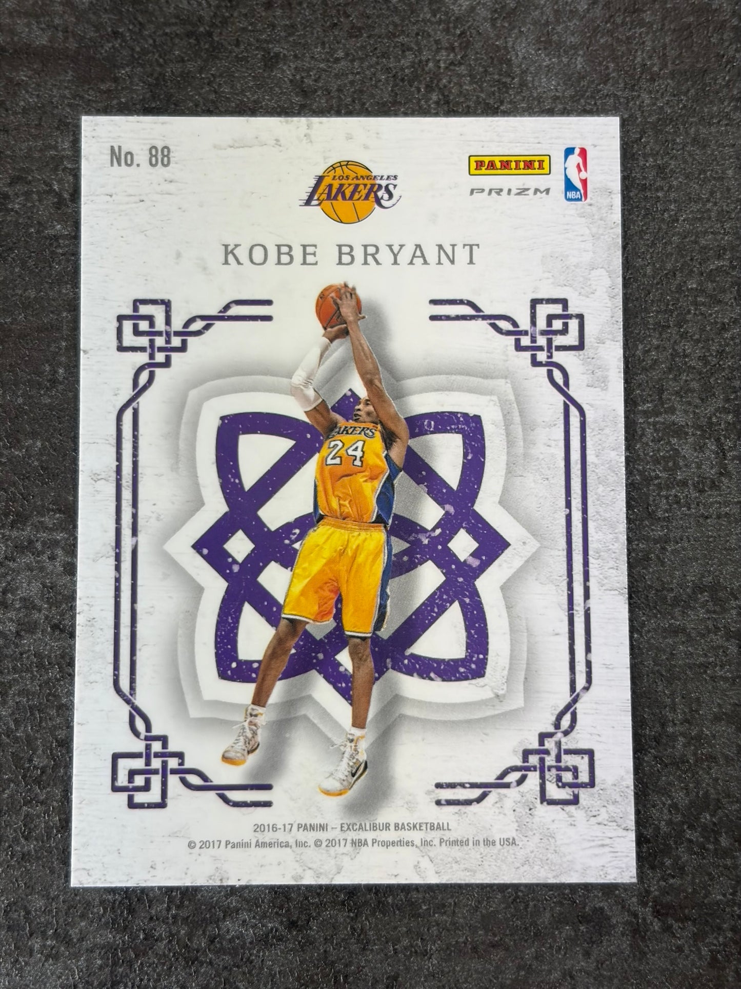 2016-17 Panini Excalibur Crusade Silver Prizm Kobe Bryant #88