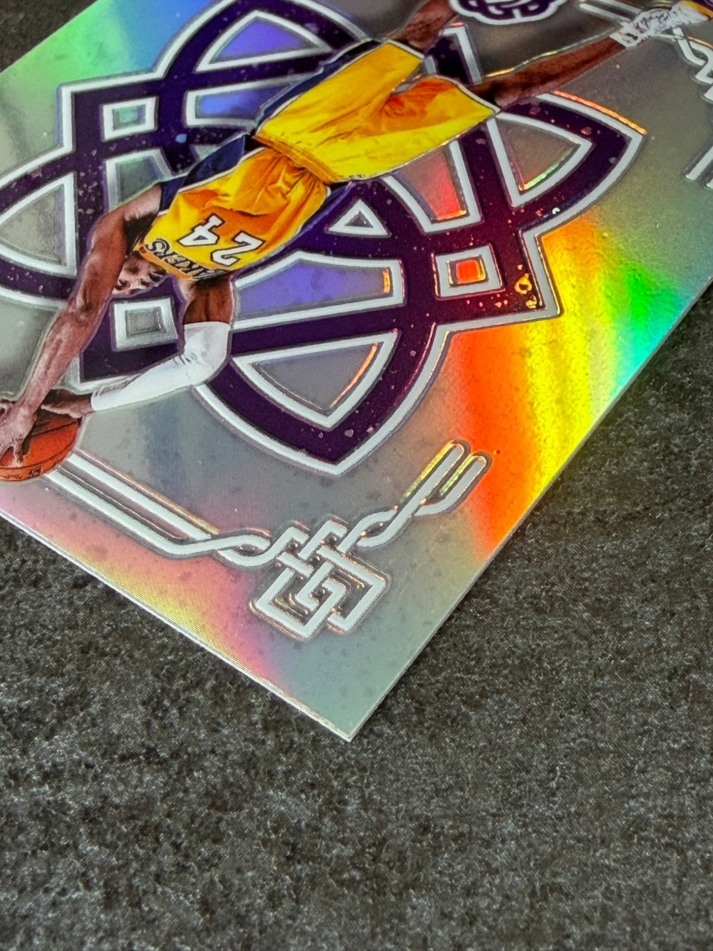 2016-17 Panini Excalibur Crusade Silver Prizm Kobe Bryant #88
