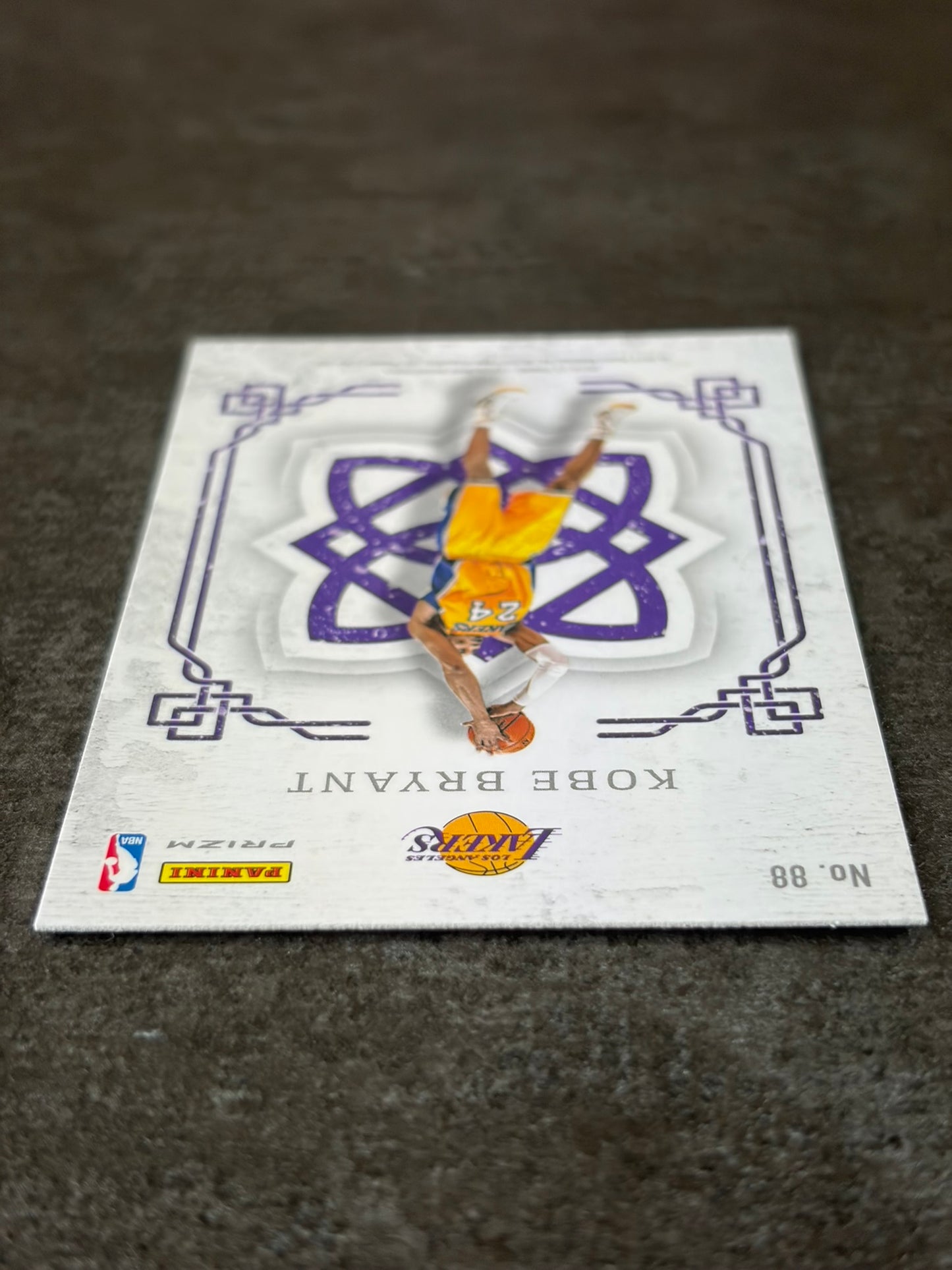 2016-17 Panini Excalibur Crusade Silver Prizm Kobe Bryant #88