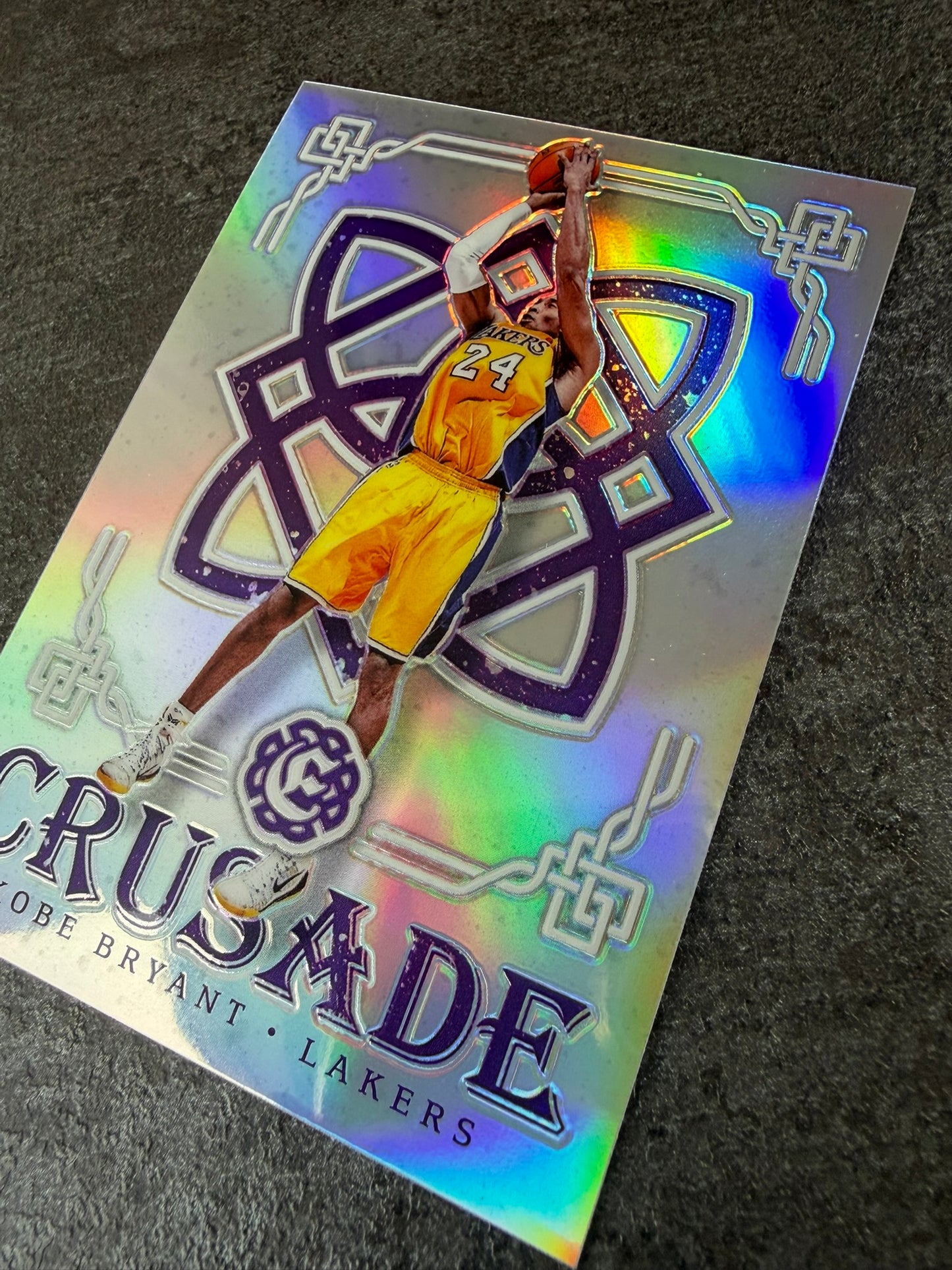 2016-17 Panini Excalibur Crusade Silver Prizm Kobe Bryant #88