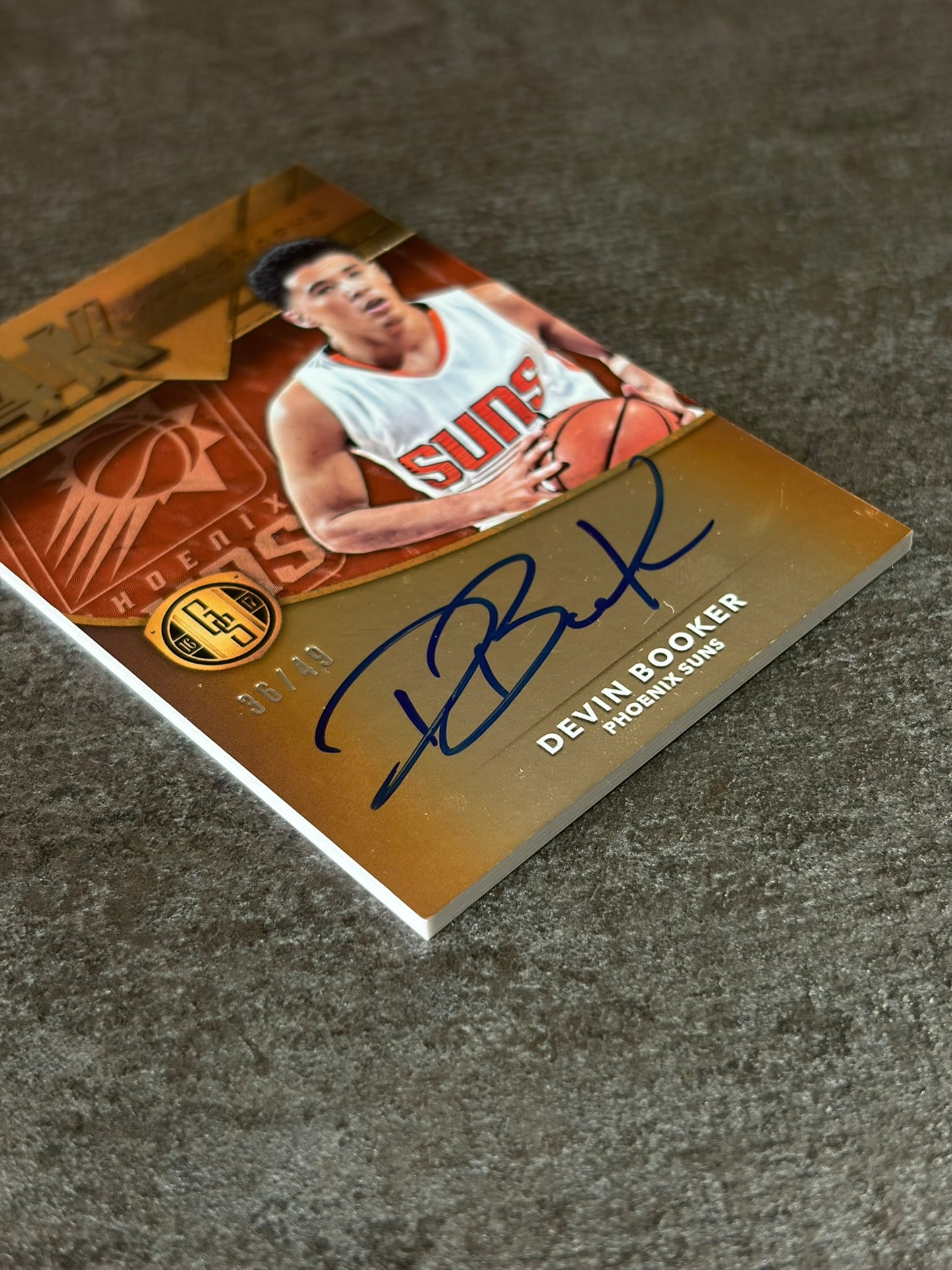 2016-17 Panini Gold Standard 14K Autograph Devin Booker