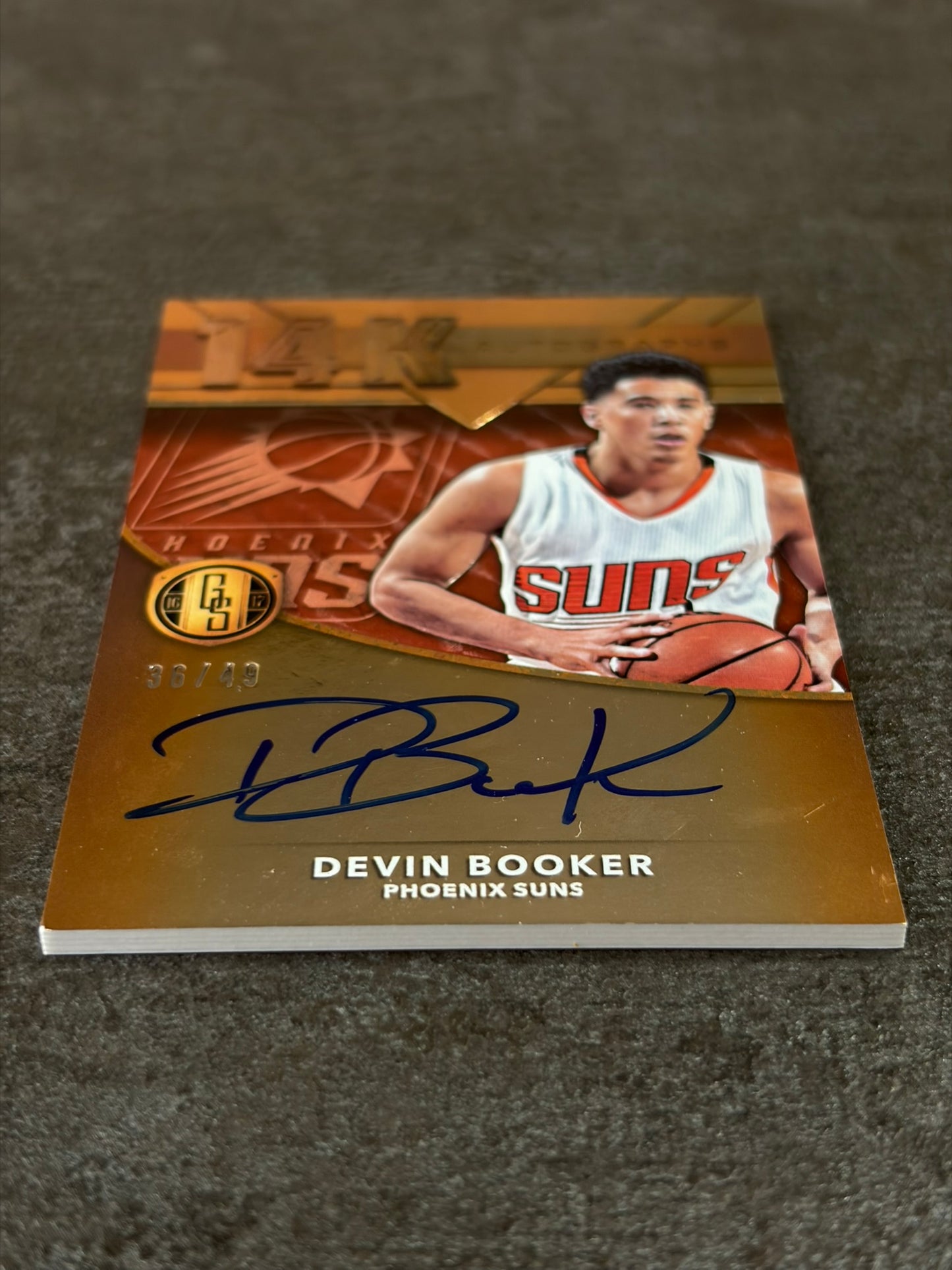 2016-17 Panini Gold Standard 14K Autograph Devin Booker